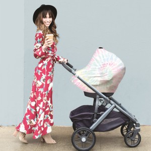 Itzy Ritzy - Mom Boss 4-in-1 Mehrzweck-Stilldecke und Schal - Tie Dye