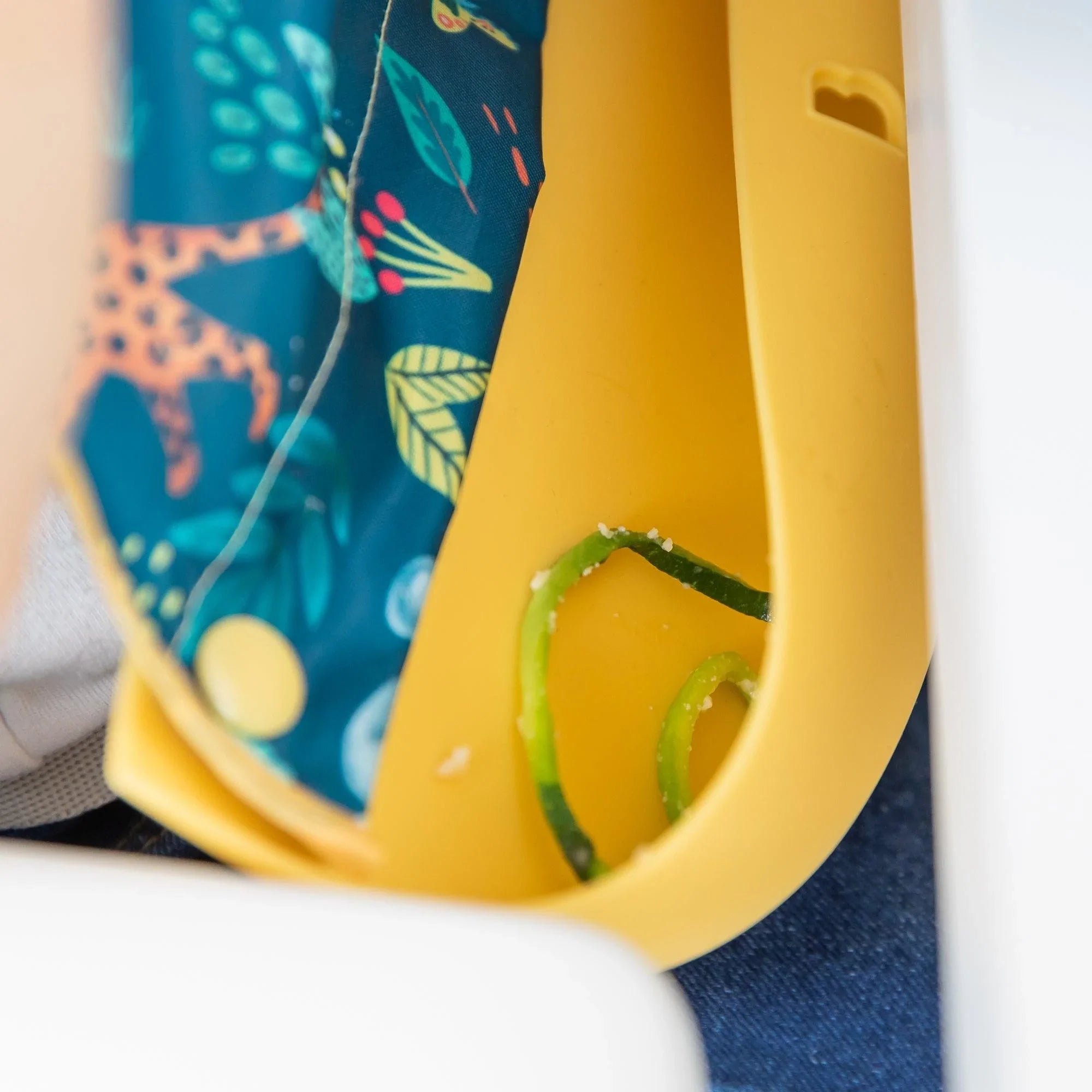 Swap pocket bib - Jungle & Animal Prints