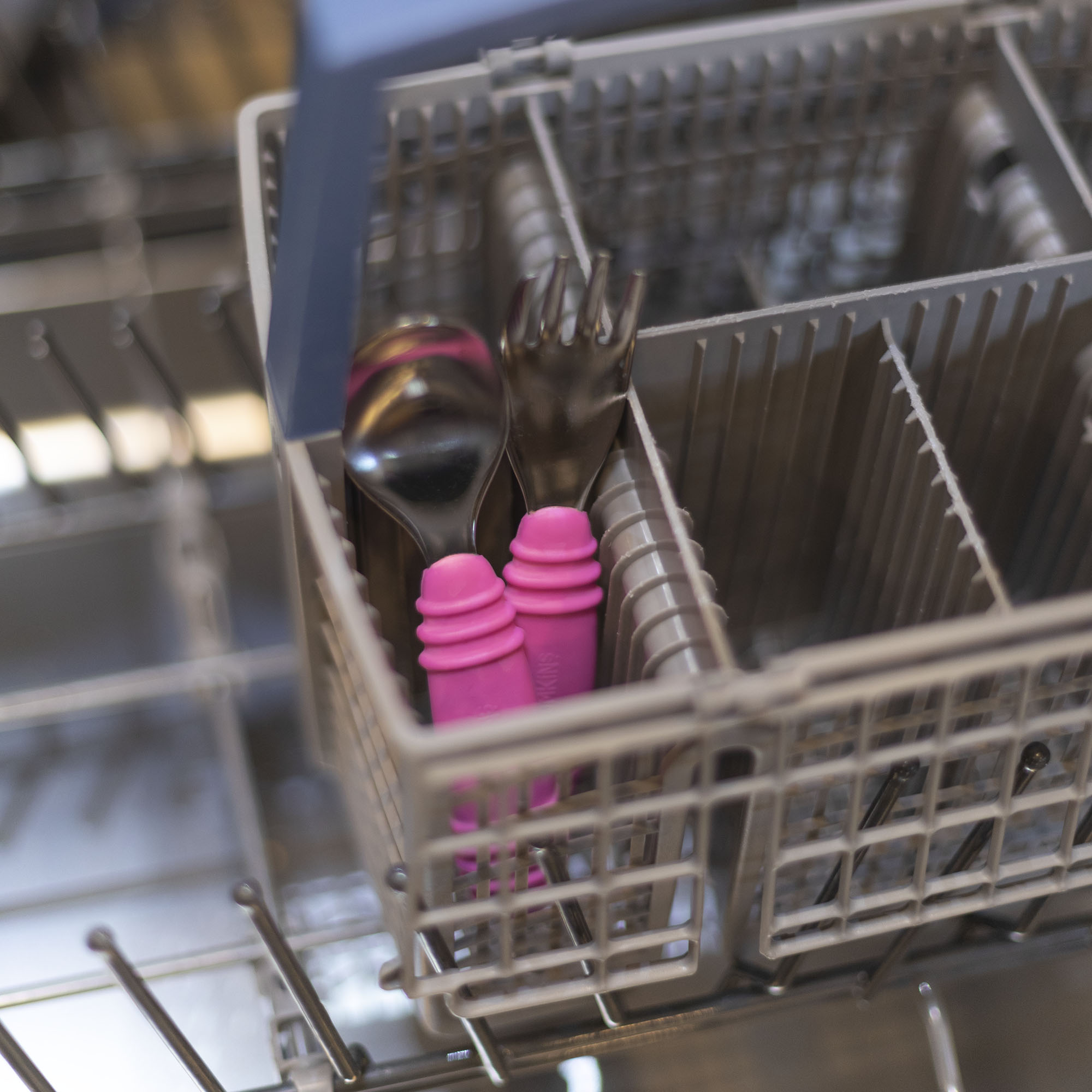 Second Chance (No Original Packaging) - Spoon + Fork - Fuchsia