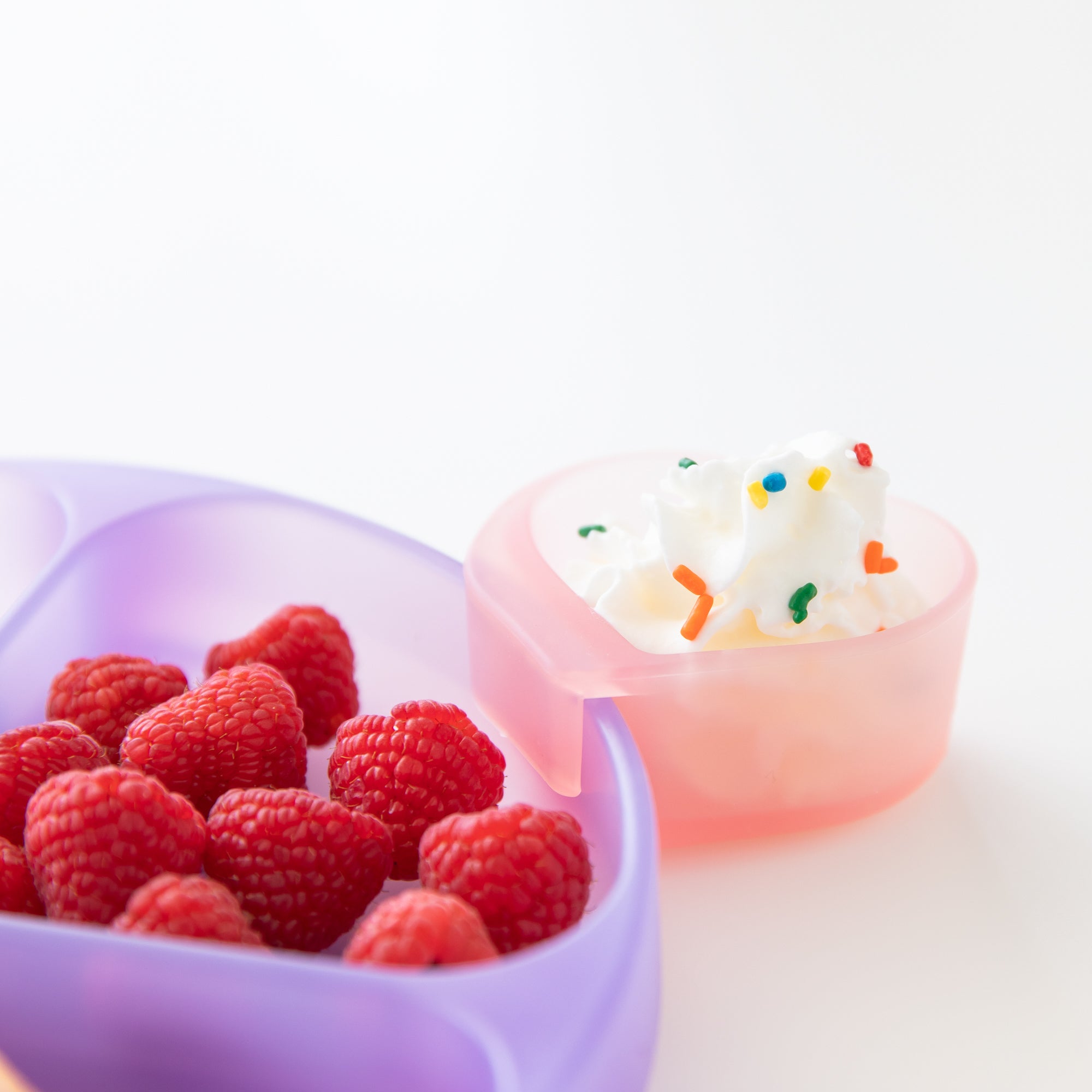 Second chance (no original packaging) - Silicone grip dish (3 section) - Purple Jelly